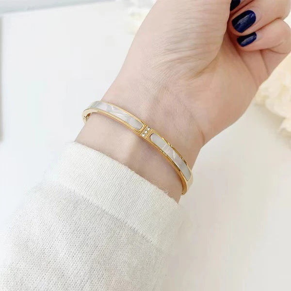Mother of Pearls Bracelet