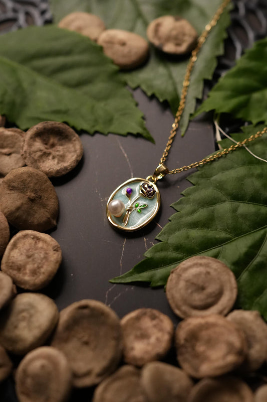 Rose necklace